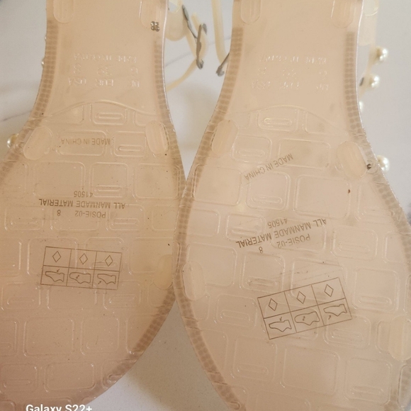 Sandals - Picture 2 of 3